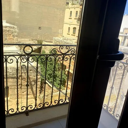 Cara Flats By Homely Lejlighed