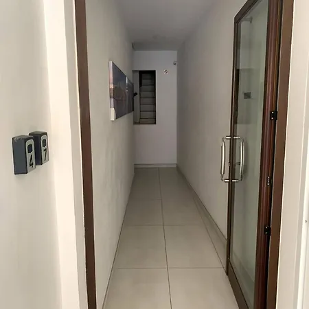 Cara Flats By Homely Lejlighed