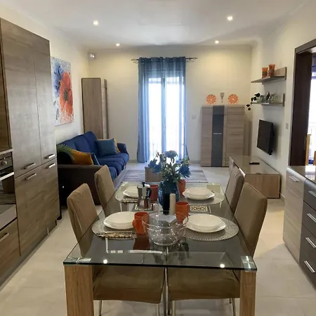 Cara Flats By Homely Lejlighed