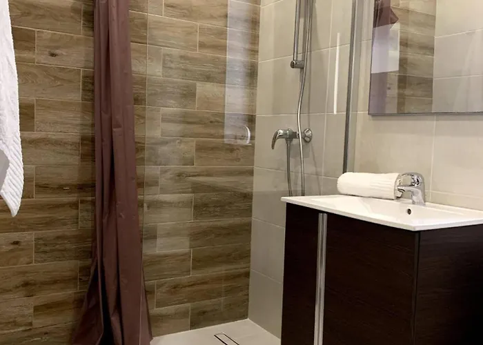 Cara Flats By Homely Appartement